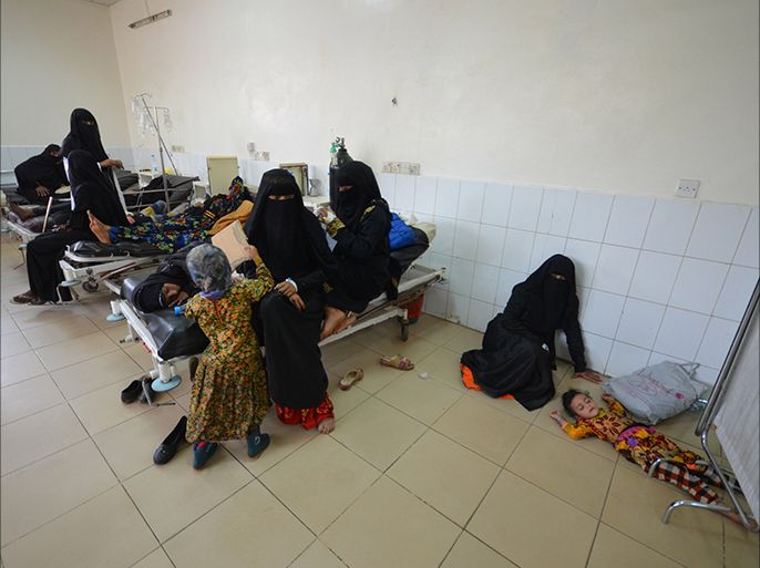 تتفاعل وسائل التواصل الاجتماعي مع التفشي السريع لمرض الكوليرا باليمن على وسم #الكوليرا و#الكوليرا_تفتك_باليمن، حيث تشر الاحصائيات على وفاة أكثر من مئتي شخص، وإصابة عشرات الآلاف حسب مصادر عدة.