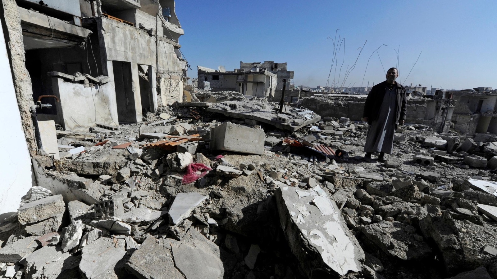 من ملامح الدمار الذي طال مدينة حلب السورية جراء قصف قوات النظام مدعومة بروسيا وإيران(رويترز)