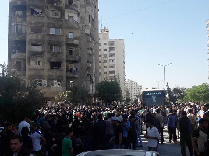 حال المئات ممن خرجوا من حي برزة الدمشقي الى ادلب ضمن اتفاق بين المعارضة و قوات النظام