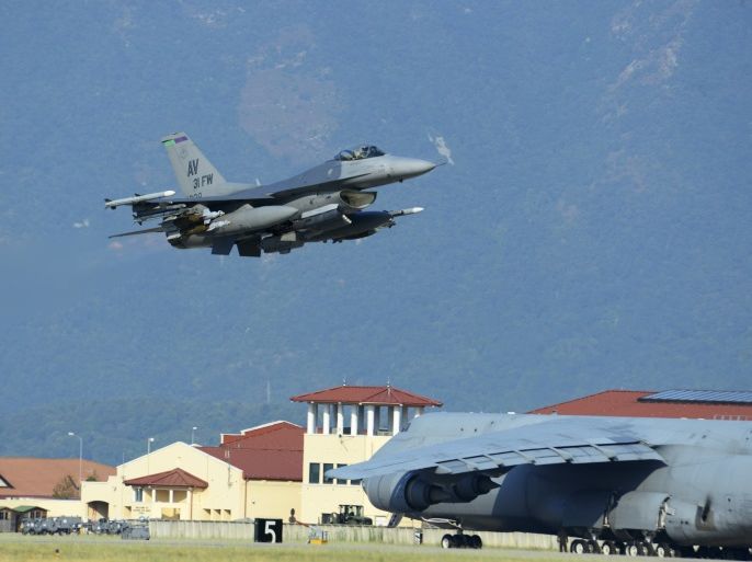 A U.S. Air Force F-16 Fighting Falcon from Aviano Air Base, Italy, deploys to Incirlik Air Base, Turkey, in this U.S. Air Force handout picture August 9, 2015. REUTERS/U.S. Air Force/Airman 1st Class Deana Heitzman/Handout THIS IMAGE HAS BEEN SUPPLIED BY A THIRD PARTY. IT IS DISTRIBUTED, EXACTLY AS RECEIVED BY REUTERS, AS A SERVICE TO CLIENTS. FOR EDITORIAL USE ONLY. NOT FOR SALE FOR MARKETING OR ADVERTISING CAMPAIGNS