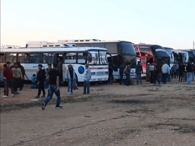 وصل قرابة ثلاثة الآف شخص من مهجري حي الوعر إلى مناطق سيطرة المعارضة في ريف إدلب