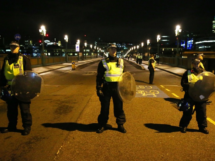 ‪‬ الشرطة تغلق منطقة جسر لندن وتشدد الإجراءات الأمنية(رويترز)