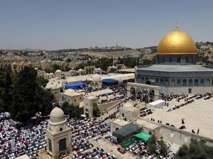 Muslims pray during the Friday prayers for Ramadan, at the compound known to Muslims as Noble Sanctuary and to Jews as Temple Mount, in Jerusalem's Old City June 9, 2017 . REUTERS/Ammar Awad