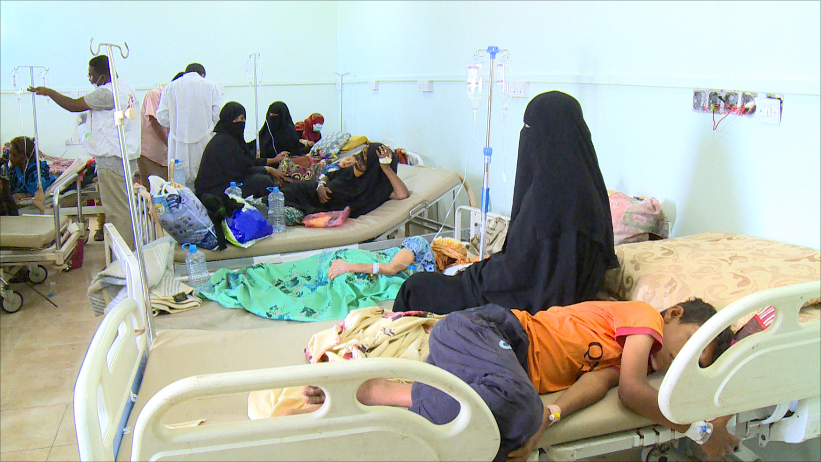 ‪تدهور الخدمات الصحية حد من القدرة على مواجهة انتشار وباء الكوليرا في اليمن‬ (الجزيرة)