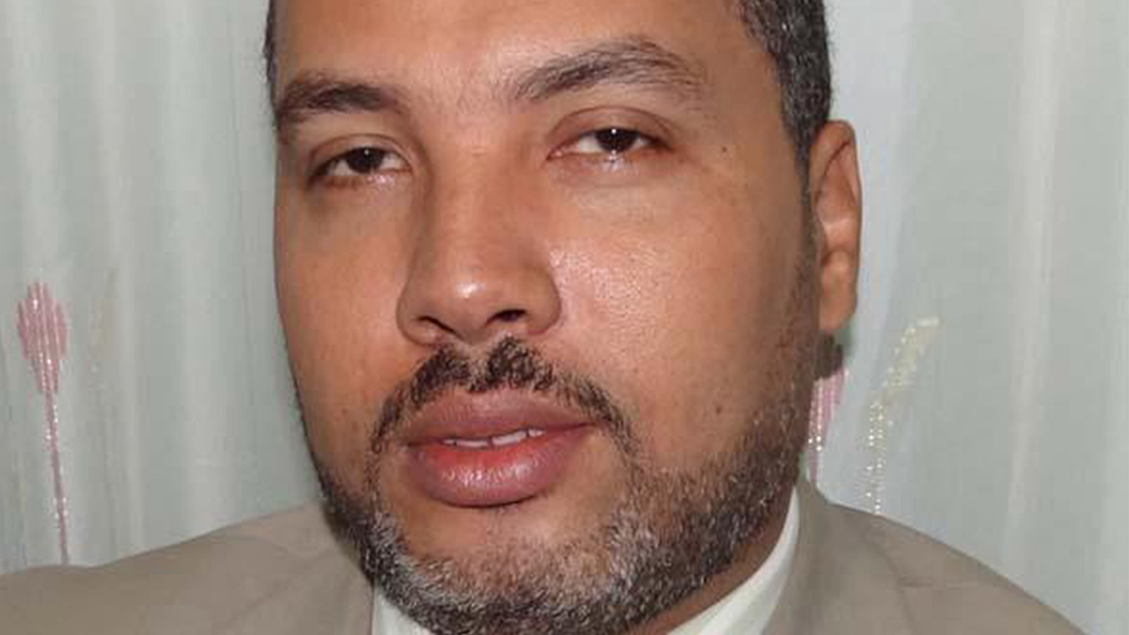 ‪حاتم عبد العظيم: الدستورية العليا لها سوابق في تأييد الانقلاب العسكري‬ (الجزيرة)