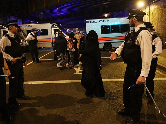 epa06036564 People leave a police cordon near Finsbury Park, after a van collision incident in north London, Britain, 19 June 2017. According to the Metropolitan Police Service, police responded on 19 June, to reports of a major incident where a vehicle collided with pedestrians in Seven Sisters Road, in north London. One man was pronounced dead at the scene and at least eight people were injured, police said. The driver of the van, a 48-year-old man, has been detained. An investigation into the circumstances of the incident is being carried out by the Counter Terrorism Command. The Muslim Council of Britain (MCB) commented on the incident saying that a van has run over worshippers outside the Muslim Welfare House (MWH), near the Finsbury Park Mosque. British Prime Minister Theresa May described the attack as a 'terrible incident.' EPA/FACUNDO ARRIZABALAGA