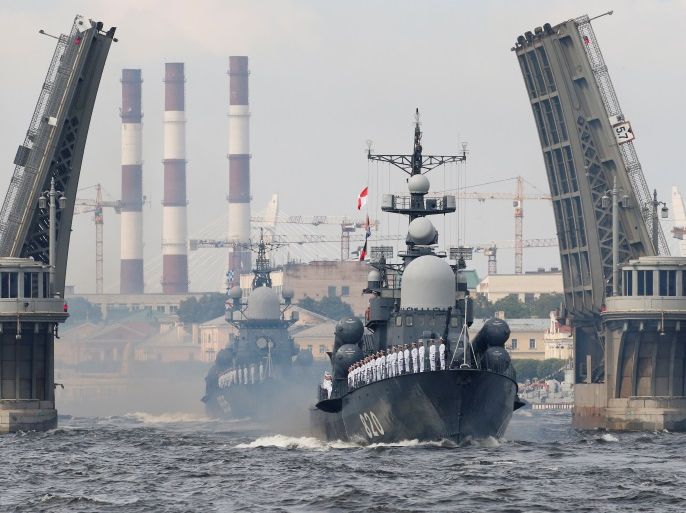 Russian warships sail on the Neva river during the Navy Day parade in St. Petersburg, Russia, July 30, 2017. REUTERS/Alexander Zemlianichenko/Pool