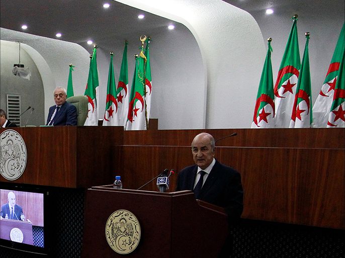 رئيس الوزراء عبد المجيد تبون أثناء عرض برنامج عمل حكومته الجديدة على البرلمان