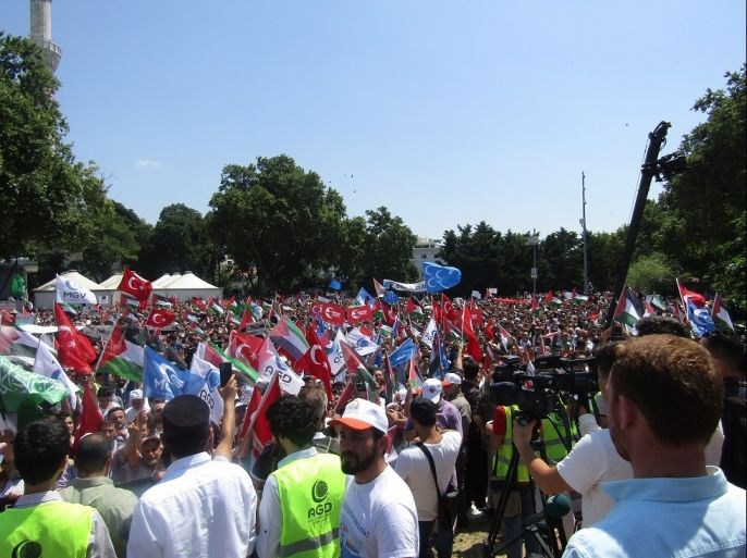 آلاف الأتراك شاركون في وقفة للغضب للأقصى بعد صلاة الجمعة في مدينة اسطنبول