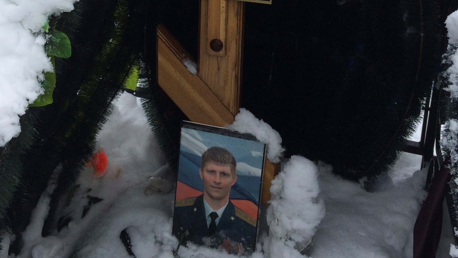 ضابط القوات الخاصة أوليغ أرخيروف قتل بسوريا ودفن بضواحي العاصمة موسكو 