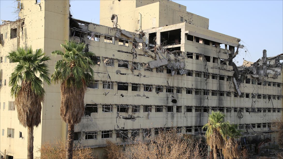 بنيت معظم هذه المستشفيات في الموصل في عهد النظام السابق بعقود مع شركات أجنبية