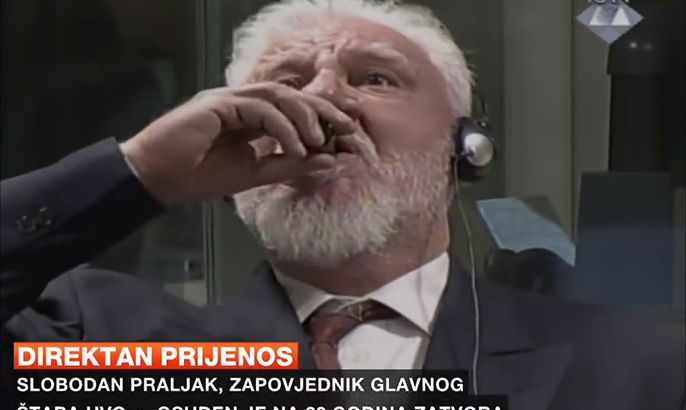 شاهد كيف تجرع قائد كروات البوسنة السم أثناء محاكمته