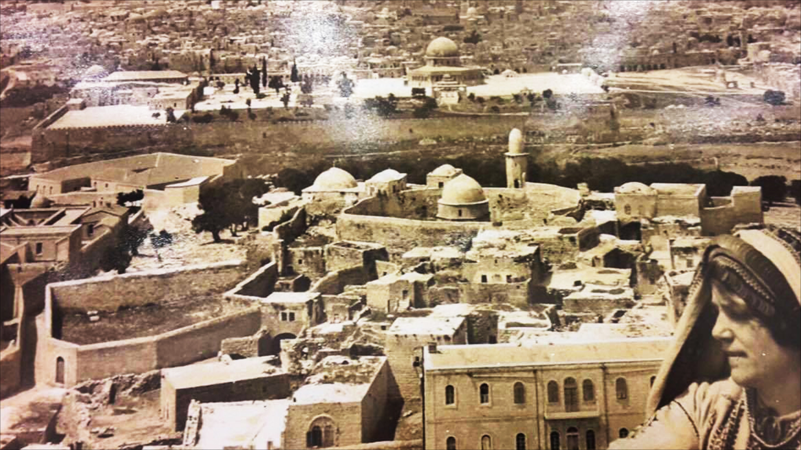 إطلالة على القدس القديمة في ثلاثينيات القرن الماضي (الجزيرة)