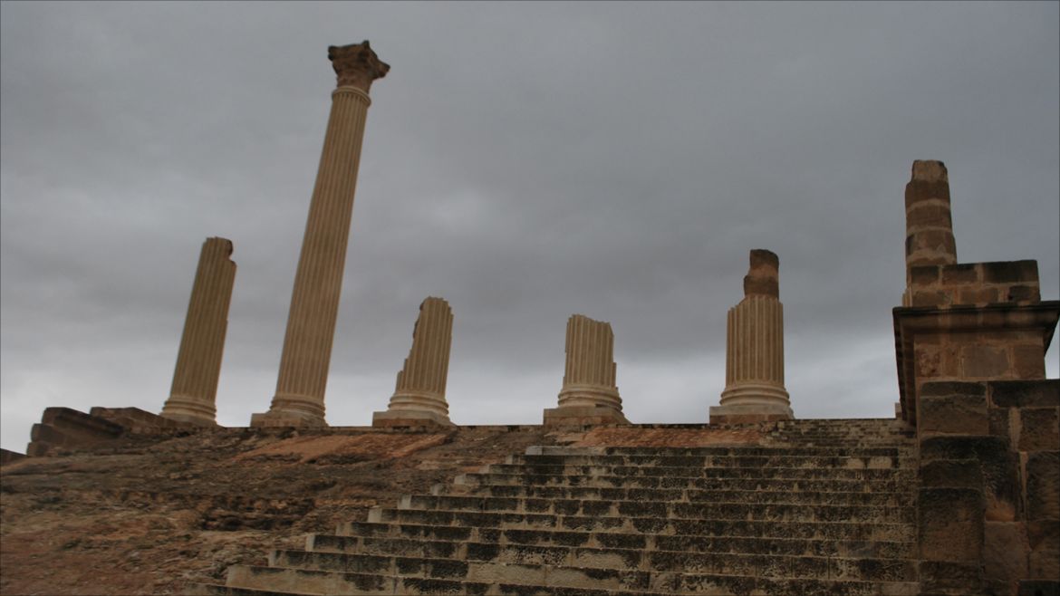 بقايا أعمدة معبد "الكابيتول" بمدينة "أوذنة"/قرب العاصمة تونس