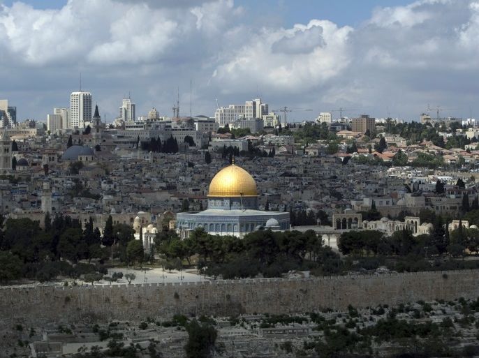 The Dome of the Rock is seen on the compound known to Muslims as al-Haram al-Sharif, and to Jews as Temple Mount, in Jerusalem's Old City September 14, 2010. U.S. Secretary of State Hillary Clinton began a round of talks on Tuesday to try to bridge an impasse over Israeli settlement building that threatens to scupper new Israeli-Palestinian peace talks. REUTERS/Darren Whiteside (JERUSALEM - Tags: CITYSCAPE POLITICS)