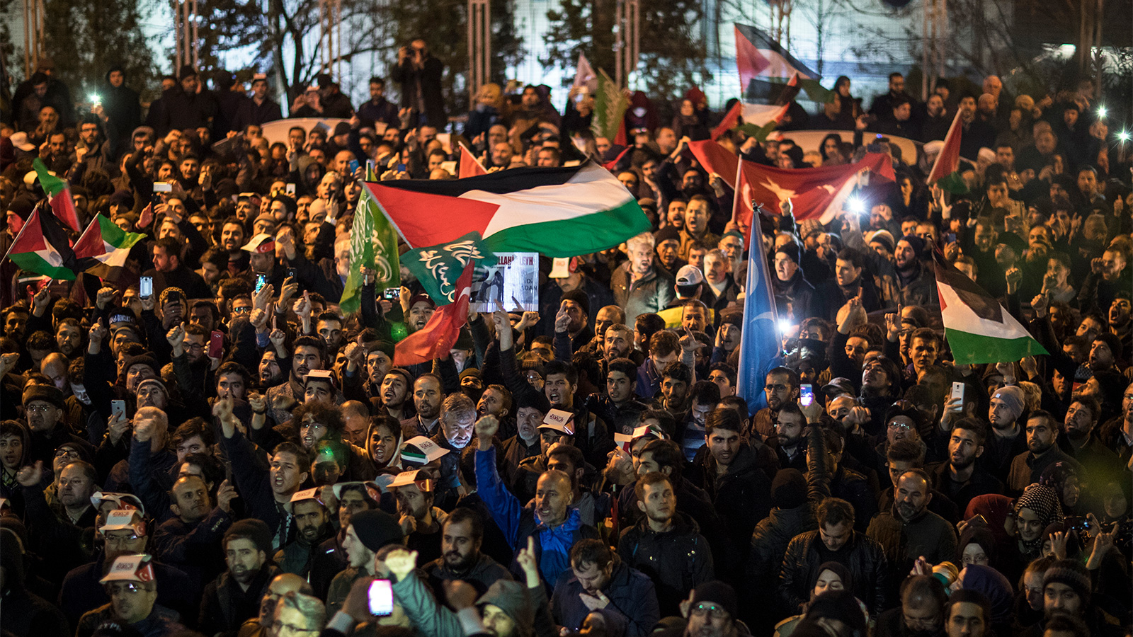 إسطنبول شهدت الليلة الماضية احتجاجات غاضبة ضد قرار الرئيس الأميركي الاعتراف بالقدس عاصمة لإسرائيل (الأوروبية)
