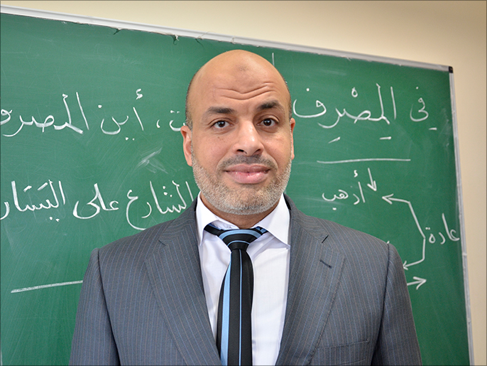 علاء الغرباوي: الكثير من الطلاب يتمسكون بالعربية حبا فيها أو ببلاد المشرق(الجزيرة)