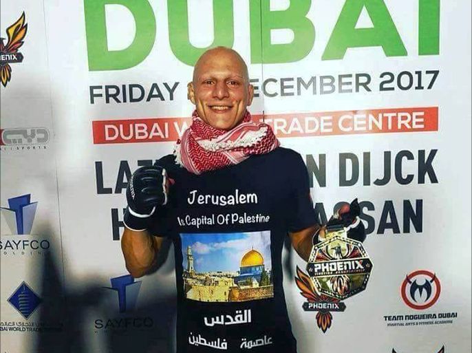 تمكن البطل الأردني علي القيسي من الفوز بلقب بطل العرب في البطولة الكبرى للفنون القتالية