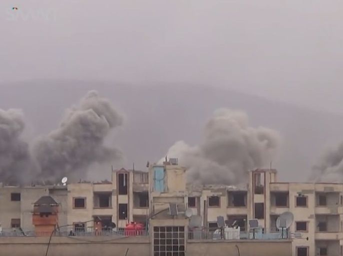 قصف جوي ومدفعي لقوات النظام على مدينة عربين شرق دمشق