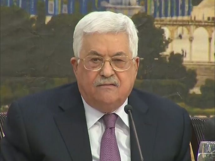 قال الرئيس الفلسطيني محمود عباس خلال أعمال جلسة المجلس المركزي الفلسطيني في دورته الثامنة والعشرين في رام الله، إن مشروع الرئيس الأمريكي دونالد ترمب للحل مرفوض.