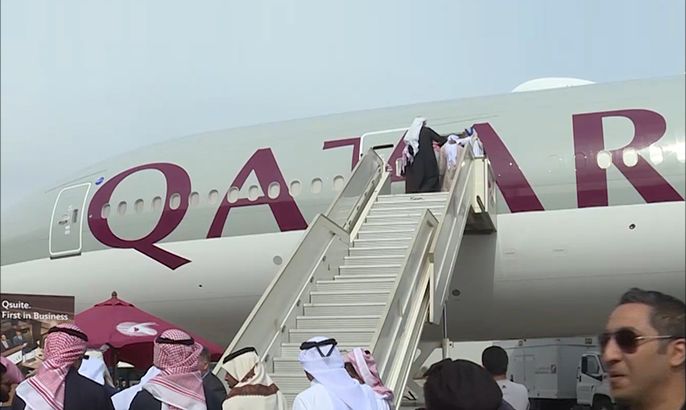 انطلاق معرض الكويت للطيران والقطرية تستعرض أحدث طائراتها