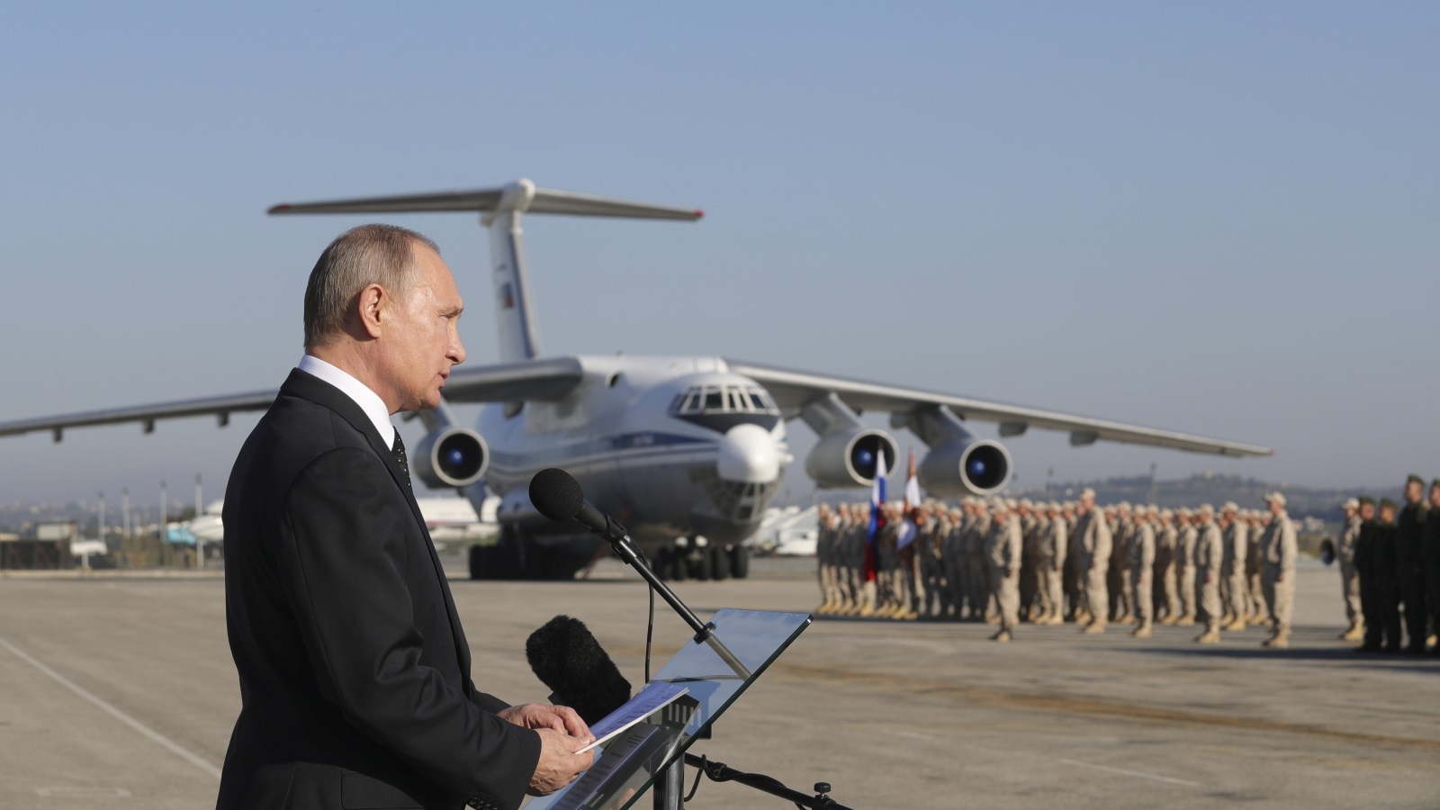‪بوتين أمر بسحب قسم كبير من القوات العسكرية من سوريا‬  (رويترز)