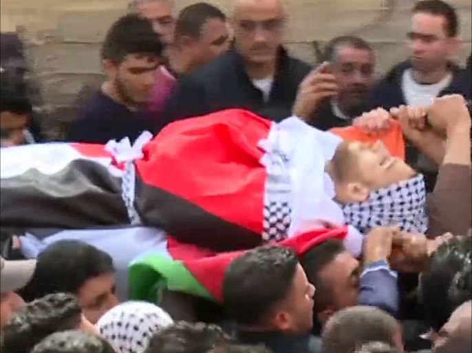استشهاد فلسطيني بالخليل وقوات الاحتلال تتأهب