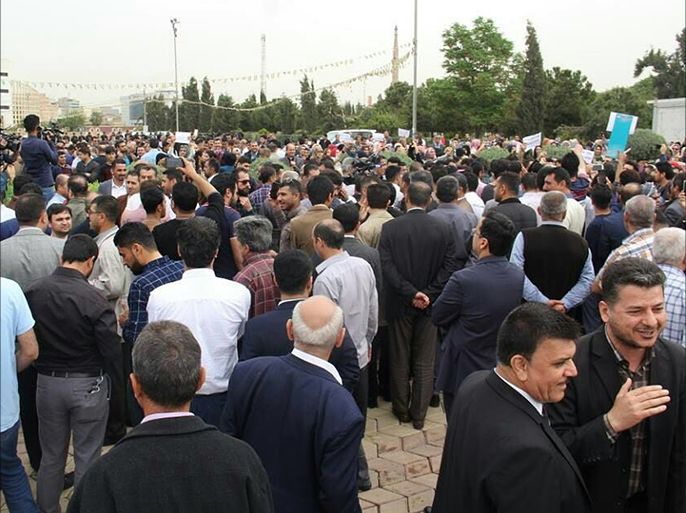 مظاهرات للموظفين في كردستان العراق ضد الاستقطاع من الرواتب ومطالبة حكومة الاقليم بتوزيع الرواتب كاملة؟؟