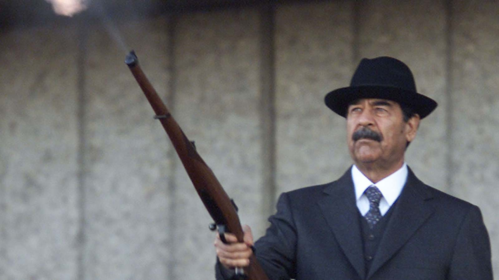 ‪صدام حسين توارى عن الأنظار بعد سقوط بغداد‬  صدام حسين توارى عن الأنظار بعد سقوط بغداد (رويترز)
