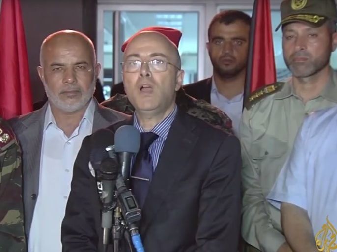 السفير المغربي لدى مصر أحمد التازي يصل غزة