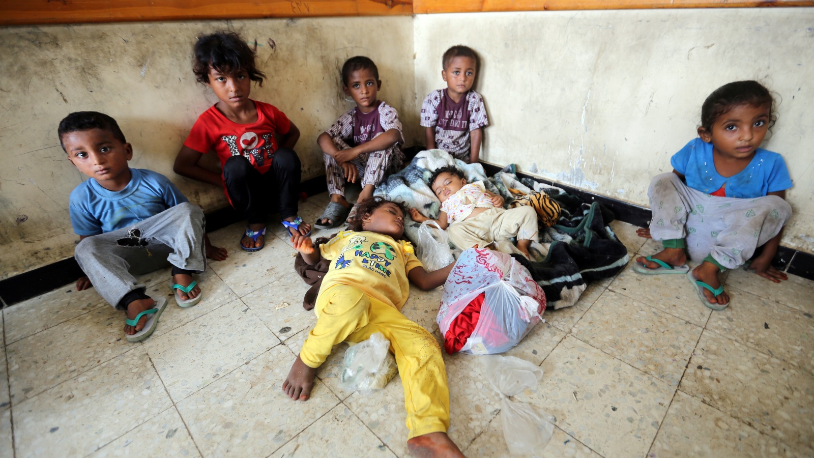 ‪الأمم المتحدة: الحرب المستمرة في اليمن منذ أكثر من ثلاث سنوات تسببت في تفشي الأوبئة والمجاعة بمعظم مدن البلاد‬ (رويترز)