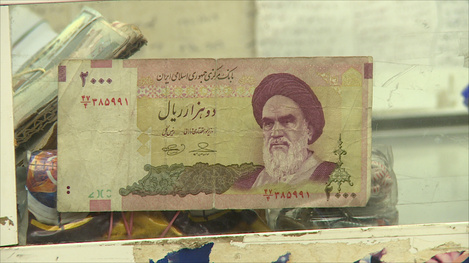 العملة الإيرانية تعد إحدى أكثر العملات رواجا في كردستان العراق (الجزيرة)