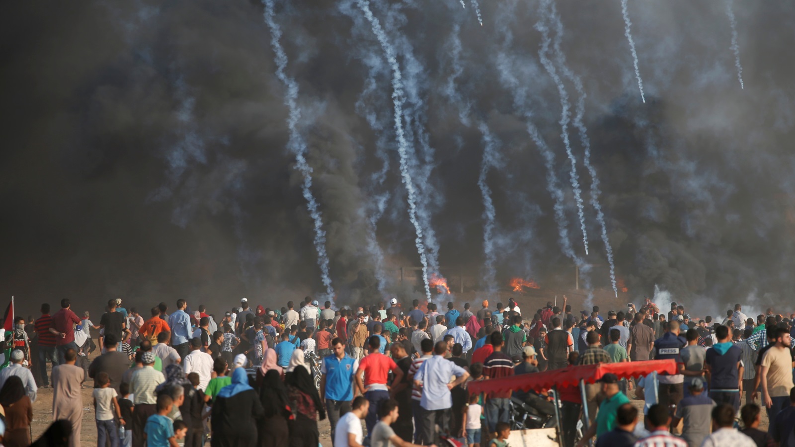 مسيرات العودة شكلت ضغطا على الاحتلال الإسرائيلي دفعت بعض وزرائه للدعوة إلى التفاهم مع حماس (رويترز)