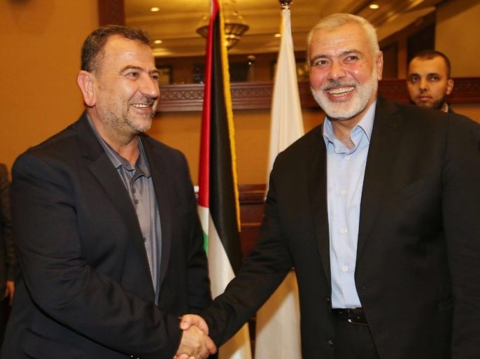 نائب رئيس حركة حماس صالح العاروري (يسار) في أول زيارة له إلى قطاع غزة ولقاء قيادة الحركة في القطاع