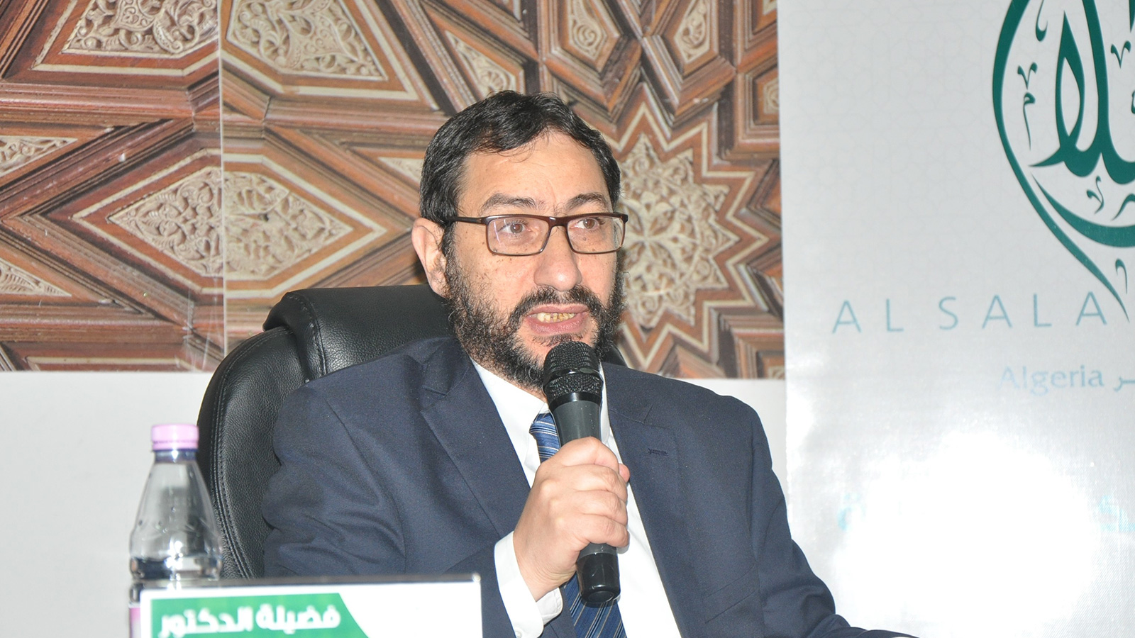 ‪‬ حيدر: القطاع البنكي الإسلامي في الجزائر لا يزال متواضعا(الجزيرة)