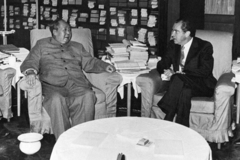 (Original Caption) 2/21/1972-Peking, China- President Richard M. Nixon (2nd from R) confers with Chinese Communist Party Chairman Mao Tse-tung (C). Others at the historic meeting included (L-R): Premier Chou En-lai; interpreter Tang Wen-sheng; and Dr. Henry A. Kissinger, Nixon's national security adviser.