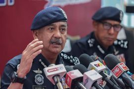قائد الشرطة الماليزية يعلن اعتقال إسرائيلي بحوزته أسلحة وذخيرة (الصحافة الماليزية)