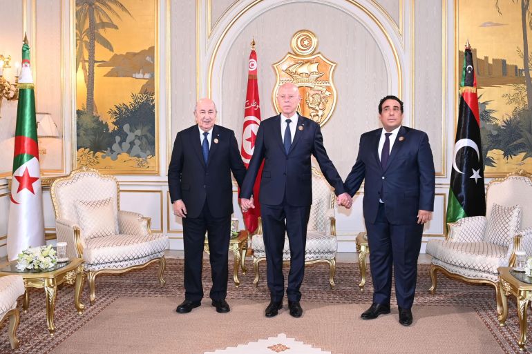 Tunisian President receives his Algerian and Libyan counterparts Tunisian President receives his Algerian and Libyan counterparts- - TUNIS, TUNISIA - APRIL 23: (----EDITORIAL USE ONLY - MANDATORY CREDIT - 'TUNISIAN PRESIDENCY / HANDOUT' - NO MARKETING NO ADVERTISING CAMPAIGNS - DISTRIBUTED AS A SERVICE TO CLIENTS----) Tunisian President Kais Saied (C) meets with President of Algeria Abdelmadjid Tebboune (L) and Libyan Presidential Council Chairman Mohamed al-Menfi (R) at the invitation of him, in Tunis, Tunisia on April 23, 2024. DATE 23/04/2024 SIZE x Country World SOURCE Anadolu/Cezayir Cumhurbaskanligi / Handout