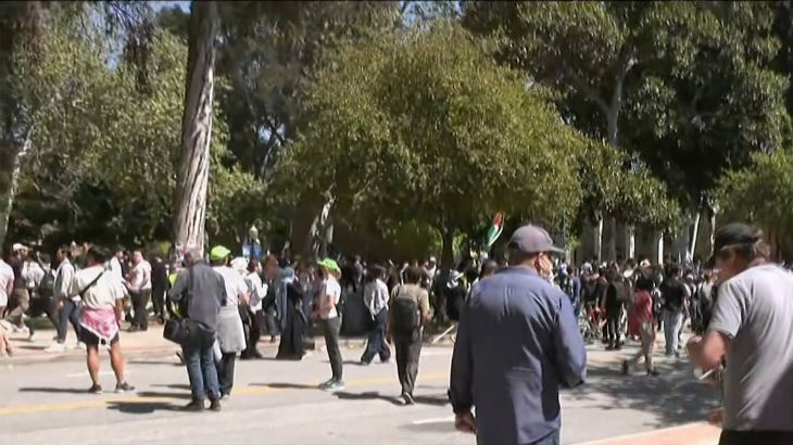 جامعة كاليفورنيا تستدعي الشرطة لمنع الصدام بين معارضين للحرب على غزة ومؤيدين لإسرائيل