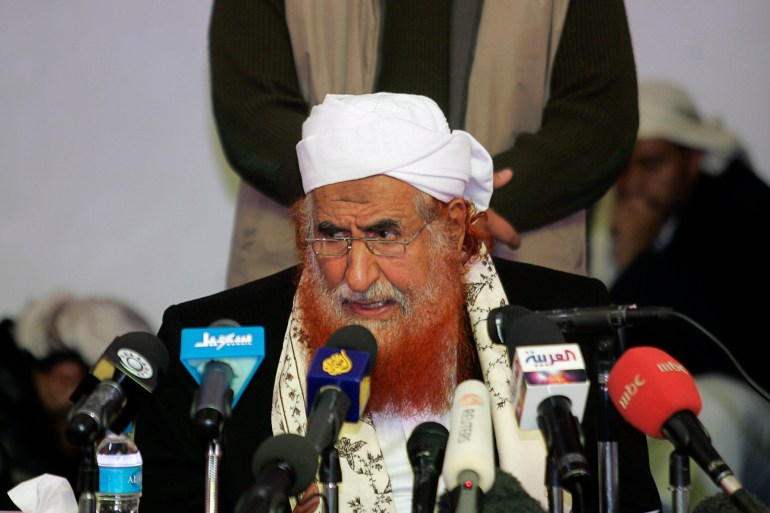 Yemeni Islamist leader Abdul-Majeed al-Zindani addresses a meeting for clerics at a mosque in Sanaa January 14, 2010. A group of Yemen clerics on Thursday signed a statement saying jihad was permitted in case of any foreign military intervention in the conflict-ridden country. REUTERS/Khaled Abdullah (YEMEN - Tags: POLITICS CIVIL UNREST RELIGION)