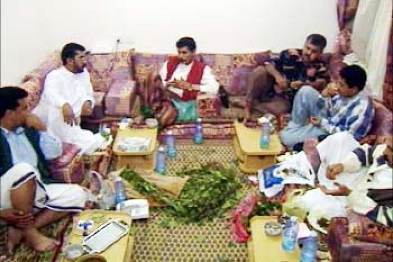 جلسة لتعاطي مخدر القات المنتشر بكثرة كأحد التقاليد المتبعة في اليمن