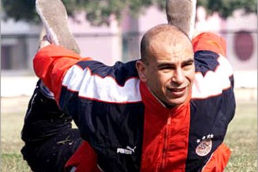 حسام حسن - لاعب كرة قدم مصري