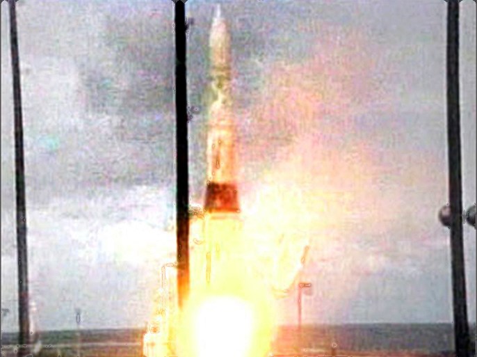 لحظة إطلاق أحد الصواريخ في إطار نجاح تجربة اعتراض صاروخ أميركي عابر للقارات بآخر أطلق من جنوب المحيط الهادي في إطار برنامج الدفاع الصاروخي الأميركي