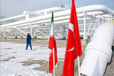 محطة تم تدشينها لضخ الغاز الطبيعي من إيران إلى تركيا واقعة على الحدود بين البلدين