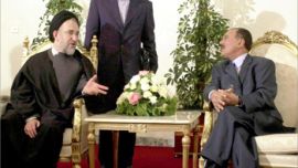 Yemeni President Ali Abdullah Saleh (R) meets with his Iranian counterpart Mohammad Khatami in Sanaa 15 May 2003. Khatami, who arrived from Damascus, said at the end of his two-day visit to Syria that Tehran and Damascus share "concerns over the developments in the region and the situation in Iraq" following the US-led war to topple Saddam Hussein