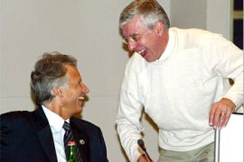 f: France's Foreign Minister Dominique De Villepin (L) laughs with British Foreign Secretary Jack Straw 06 September 2003 in Riva del Garda where EU foreign ministers hold an informal meeting.