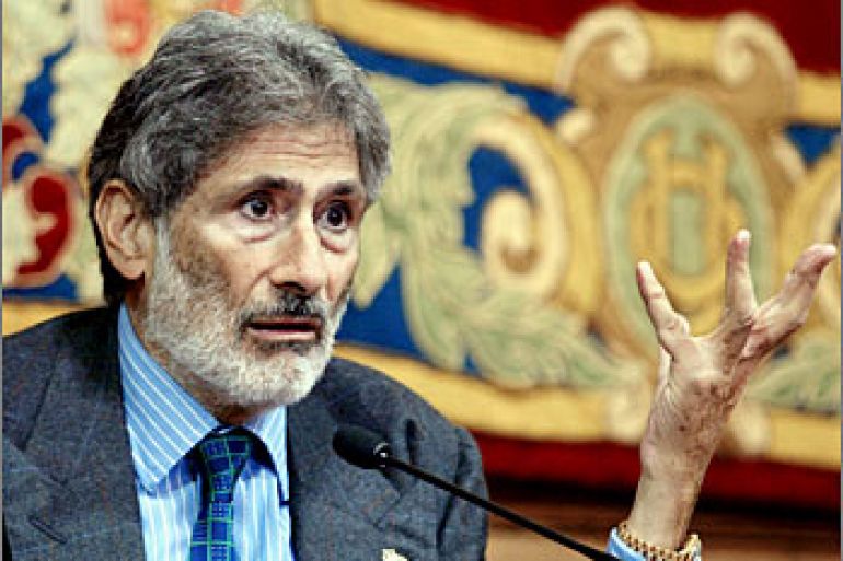 Palestinian-American intellectual Edward Said, who the day before was awarded with the Prince of Asturias International Award for Concorde 2002, gesturings during a press conference,