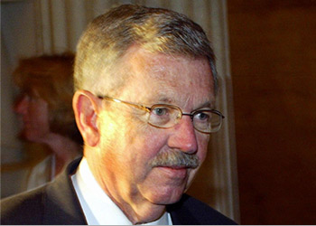 f: US arms expert David Kay arrives in the US Capitol for meetings with the House Appropriations Committee to present an interim progress report to Congress on his search for signs of nuclear, biological and chemical weapons in Iraq 02 October, 2003 in Washington, DC. The report is much-awaited as pressure mounts on the administration of President George W. Bush to show evidence of the threat he used to justify the war against the Saddam Hussein regime. The Central Intelligence Agency has already warned that Kay will not produce any conclusive evidence of banned weapons. The White House has also insisted Kay is just producing a progress report and that the inspector still has a lot of work to finish in Iraq.