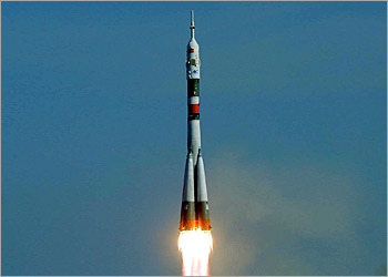 Th Russian Soyuz spacecraft blasts off from the Baikonur cosmodrome, 18 October 2003. The Soyuz rocket carrying the international space crew blasted off at 0638 GMT Saturday from the Baikonur cosmodrome in Kazakhstan for the orbiting International Space Station (ISS). AFP PHOTO/MAXIM MARMUR