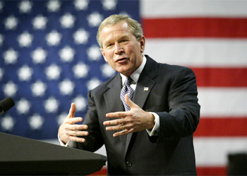f: US President George W. Bush speaks about the economy 03 November 2003 at CraneWorks in Birmingham, Alabama.